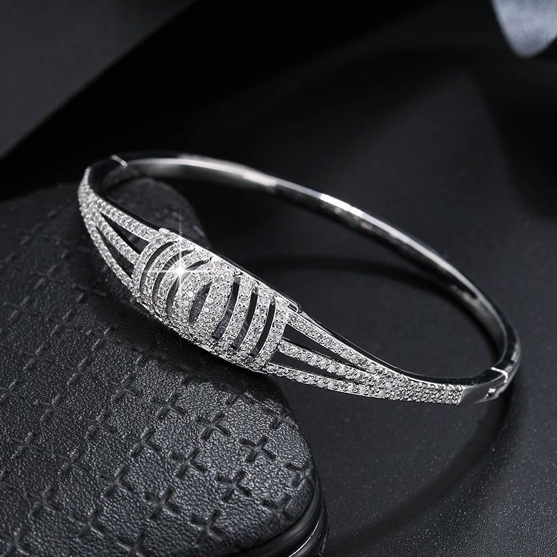 Fashion Hollow Out Inlaid Zircon Bracelet Simple Personality Creative Bracelet