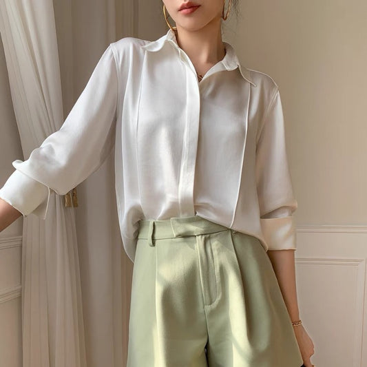 Elegant Women's White Shirt Made Of Triacetate Satin