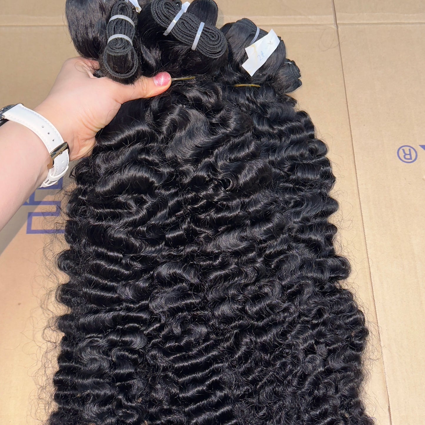 Wholesale Raw Human Hair Burmese Curly Natural Wavy Remy Hair Grade Virgin Cuticle Aligned Cambodian Straight Hair Extensions