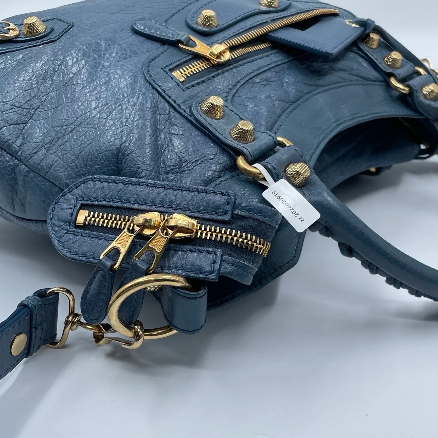 Wholesale Pre-owned Luxury Bags | Deep Blue Genuine Leather Handheld Bag | Trending Fashion Hot Item | Must-have for Women