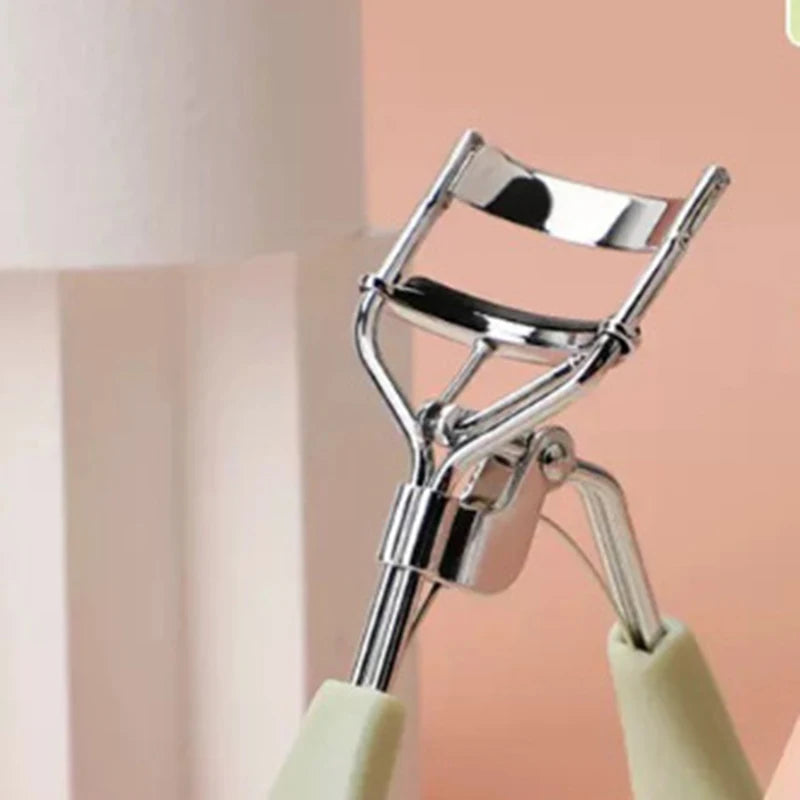 an Eyelash Curler Eyelash Curler With Comfortable Handle False Eyelashes Cosmetics Beauty Makeup Tools