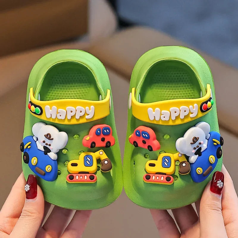 Sommerliche Kinder-Gartenclogs, Strandsandalen für Jungen und Mädchen, leicht, atmungsaktiv, niedliche Cartoon-Babypantoffeln