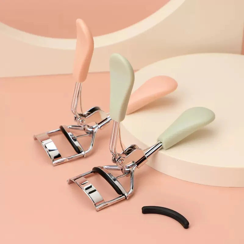 an Eyelash Curler Eyelash Curler With Comfortable Handle False Eyelashes Cosmetics Beauty Makeup Tools