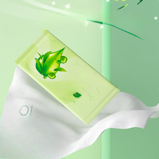 100 Individually Packaged Wet Wipes with Green Tea for Face Cleansing, Oil Removal, Portable And Disposable, Essential for Daily Use, Sports, Sweating, And Travel.
