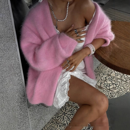 Locker geschnittenes, nerzähnliches Top aus weichem und dickem Material mit V-Ausschnitt