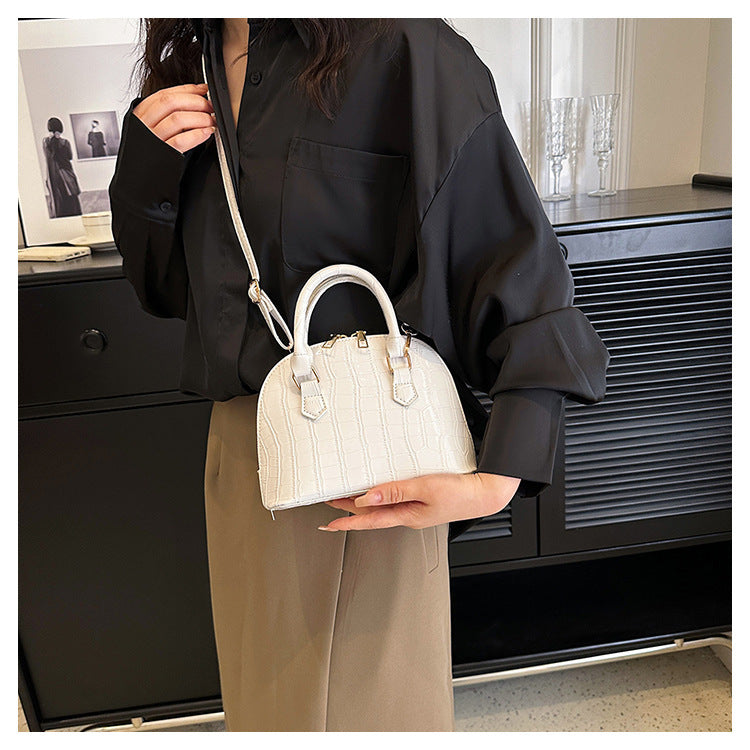 Summer New Simple Casual Retro Western Style Shoulder Messenger Bag