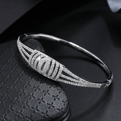 Fashion Hollow Out Inlaid Zircon Bracelet Simple Personality Creative Bracelet