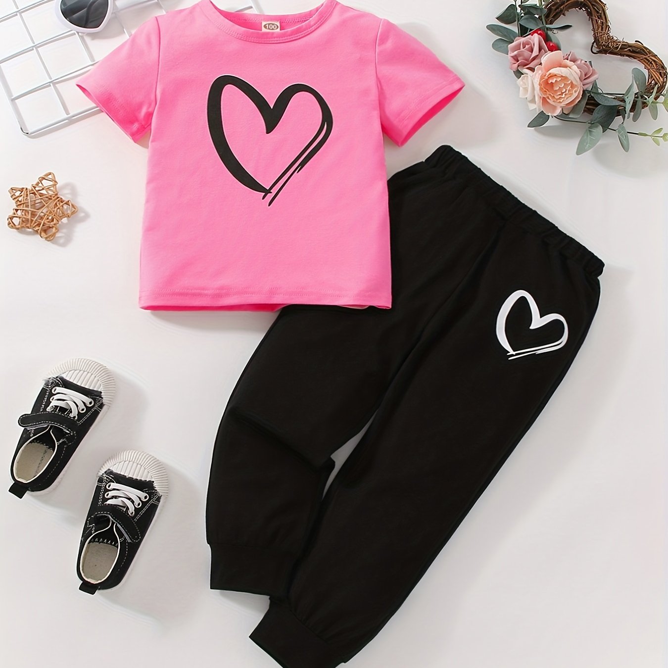 Girls' Fashion Set: Heart Print Round Neck Short Sleeve T-Shirt & Sweatpants 2pcs Casual Cotton Outfit, Perfect for Outdoor