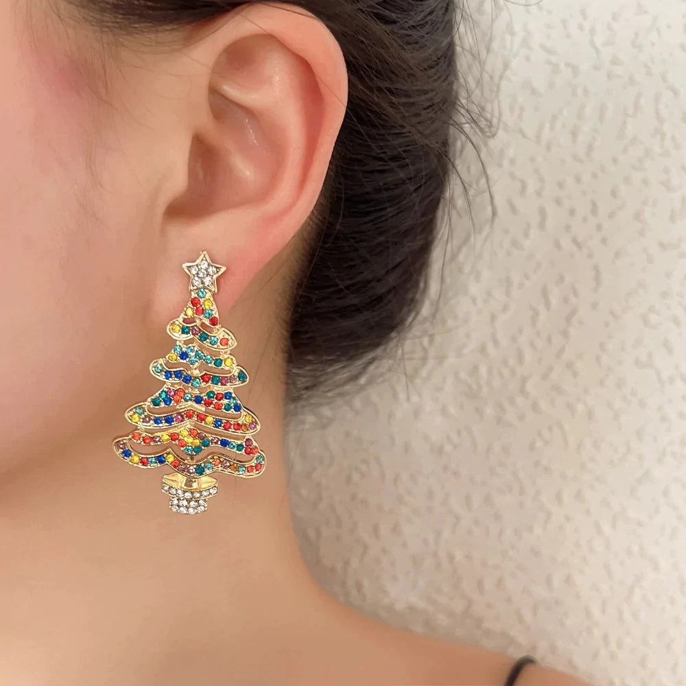 Hollow Out Christmas Tree Earrings With Diamonds