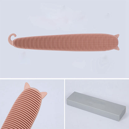 Floating hair British short kitten massage brush