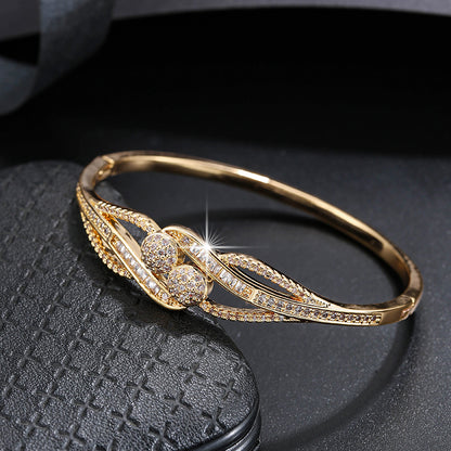 Fashion Jewelry Palace Style Inlaid Zircon Fashion Bracelet 18K Gold Plated Zicron Inlaid Holiday Style Women's Bracelet