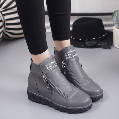 Martin boots with round toe and thick soles