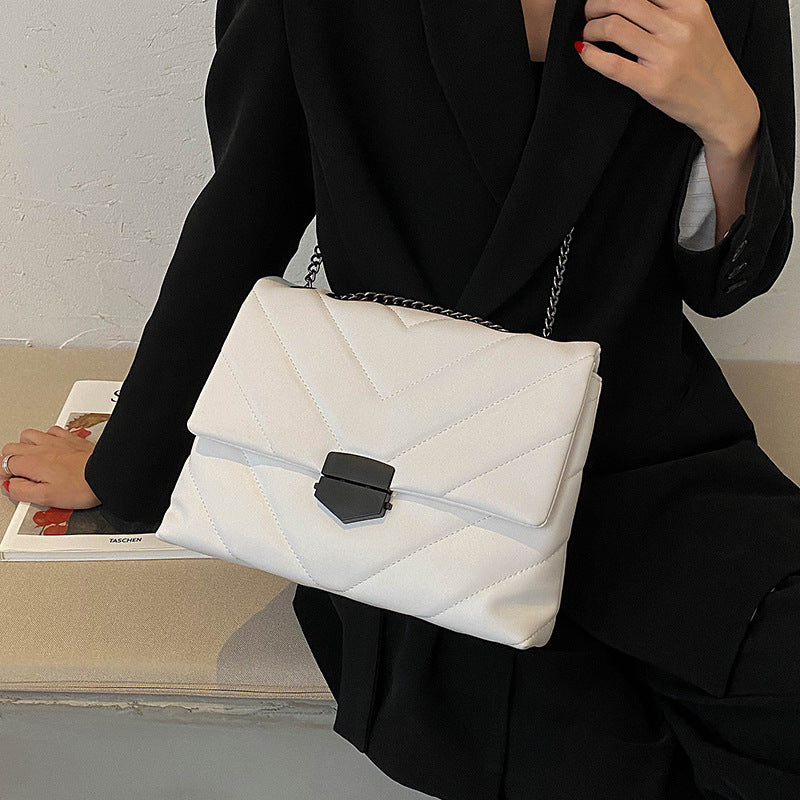 Fashion Ladies Simple Chain Messenger Bag