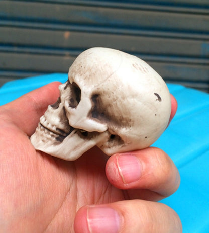 Holy Day horror skull props Mini small 5cm plastic hoe bar secret room haunted house decoration props