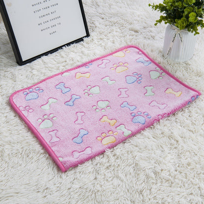 Cross-border pet blanket mat cat and dog flannel blanket autumn and winter warm blanket pet sleeping mat wholesale