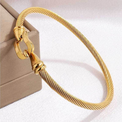 Stainless Steel Horseshoe Buckle Heart-shaped Bracelet