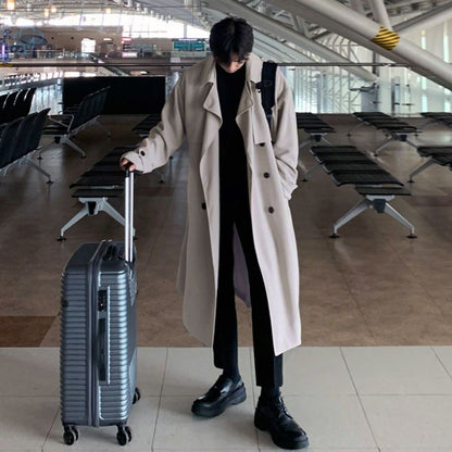 Lässiger, mittellanger Mantel im britischen Stil für Herren