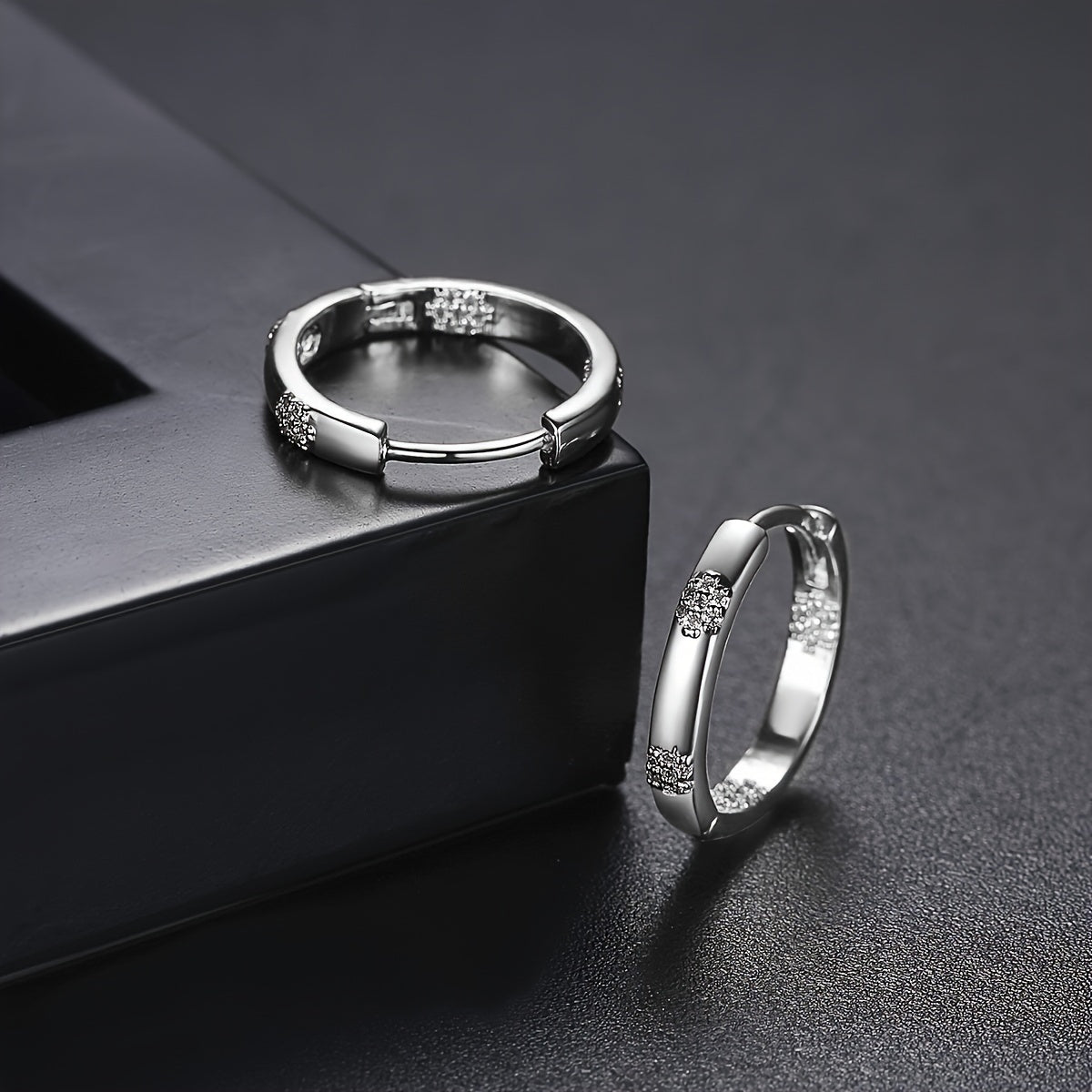 1 Pair Elegant Huggie Hoop Earrings Inlaid Zirconia Stud Earrings Fashion Jewelry For Women