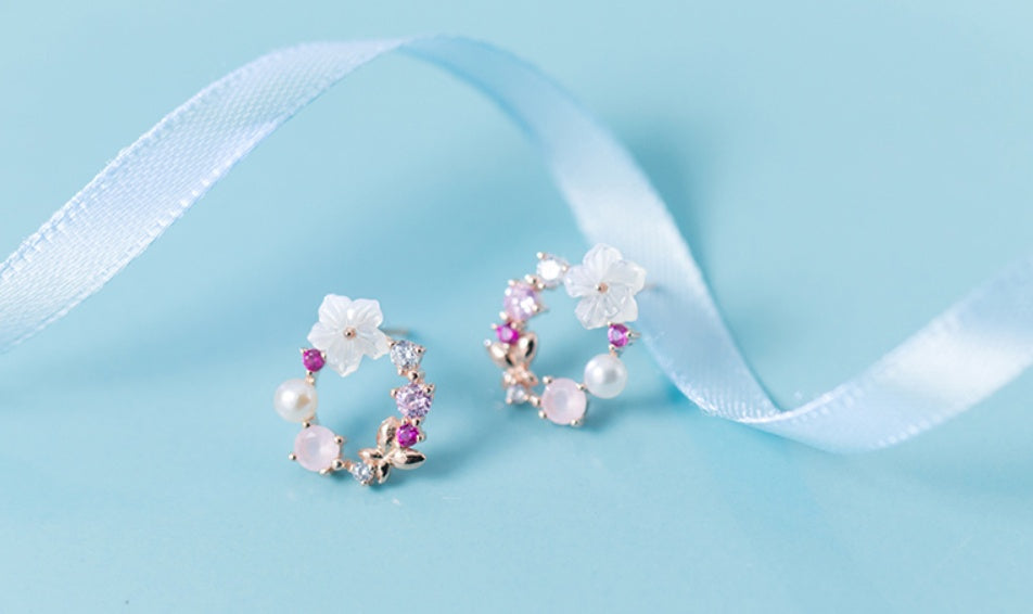 Diamond flower pearl earrings
