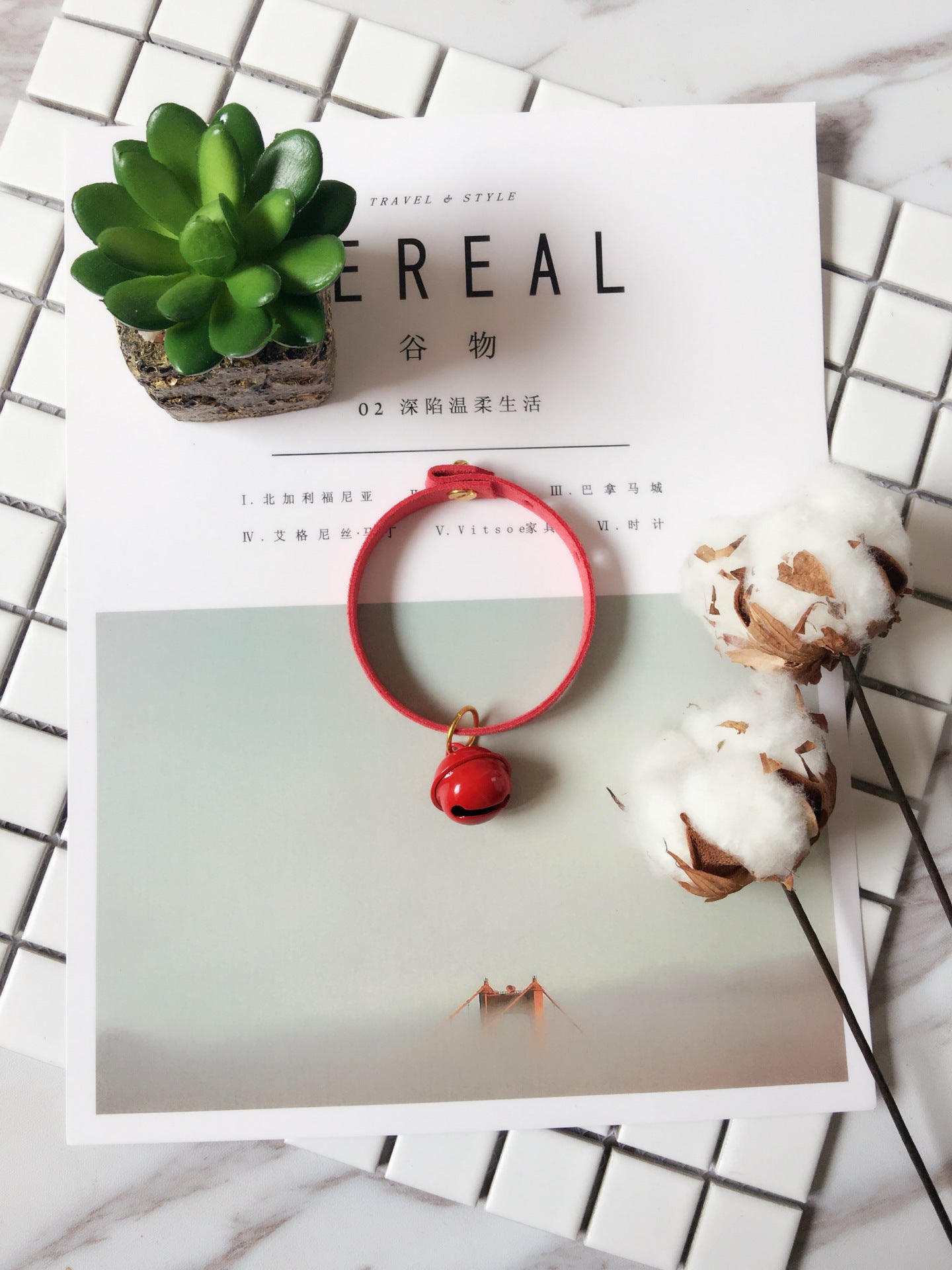 Candy-colored necklace pet bell