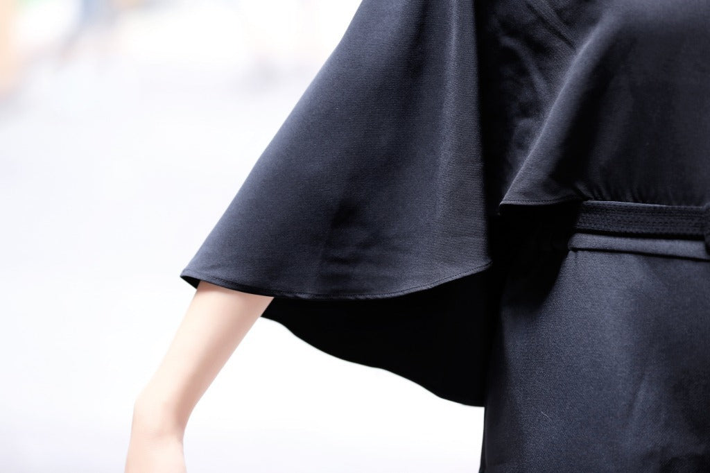 2020 Summer new European and American black simple V-neck batwing sleeve jumpsuit jumpsuit shorts suit chic pet black