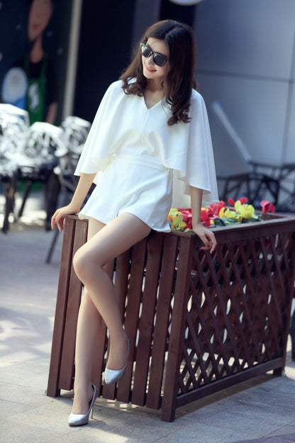 2020 Summer new European and American black simple V-neck batwing sleeve jumpsuit jumpsuit shorts suit chic pet black
