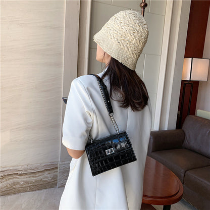 Shoulder chain bag