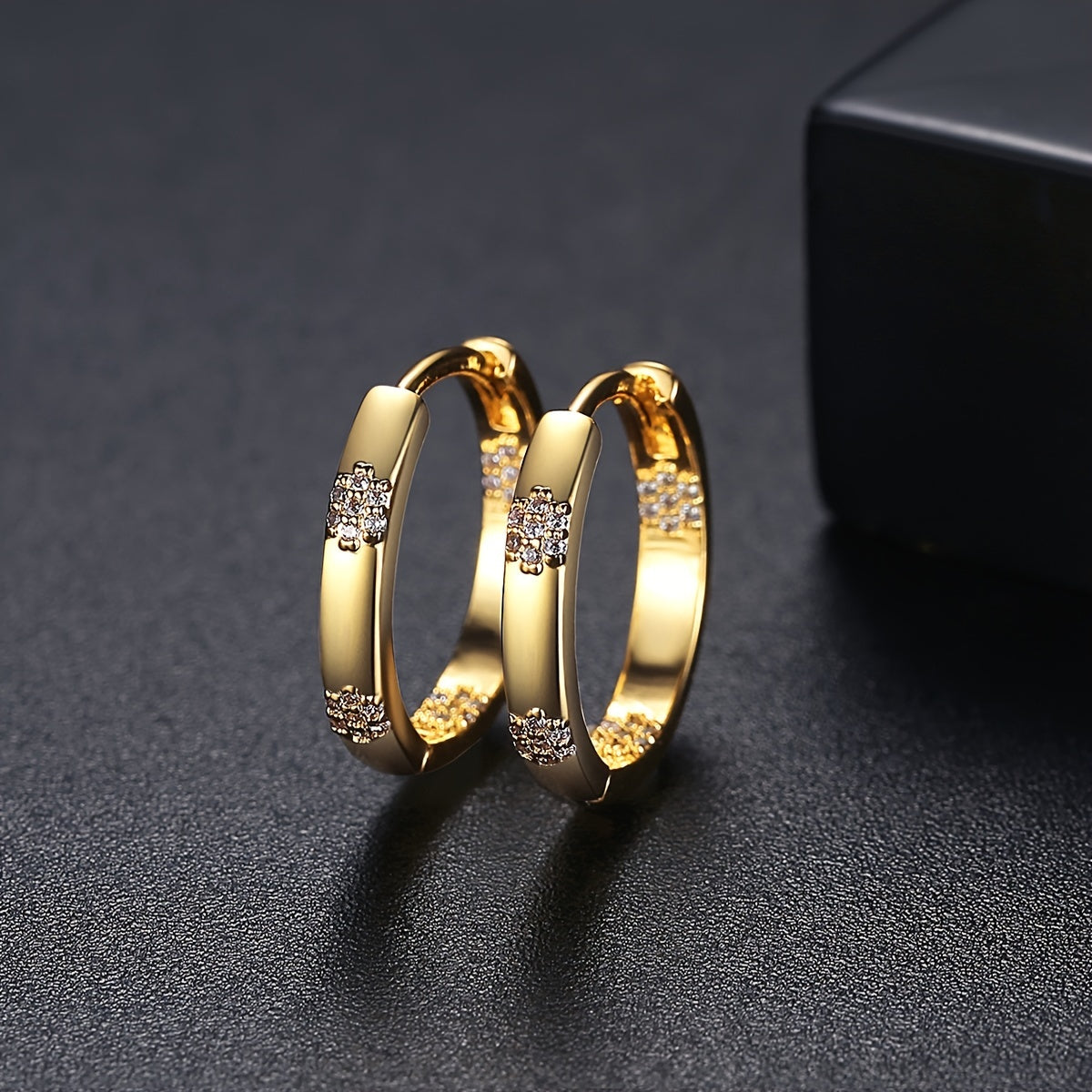 1 Pair Elegant Huggie Hoop Earrings Inlaid Zirconia Stud Earrings Fashion Jewelry For Women