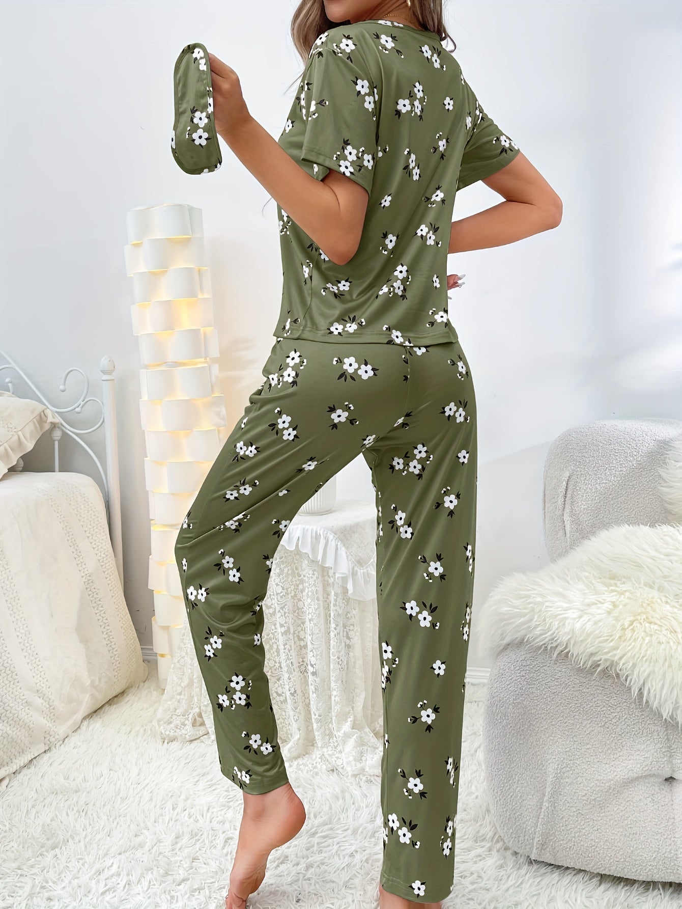 Women's Floral Print Pajama Set - Comfortable Short Sleeve Tee Top and Pants for Sleep and Lounging