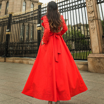 Long trench coat with dark buckle