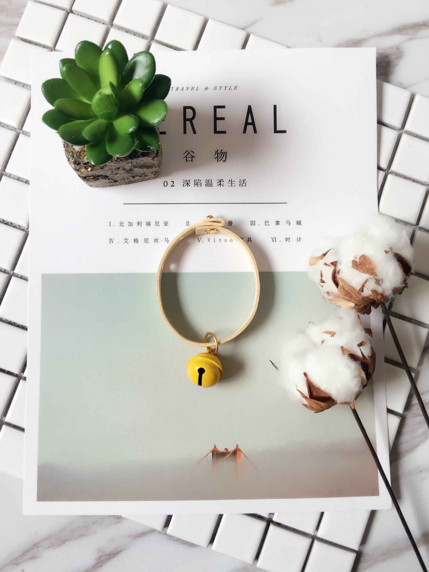 Candy-colored necklace pet bell