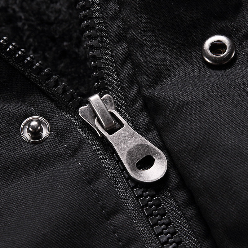 mittellanger, wattierter Trenchcoat für Herren