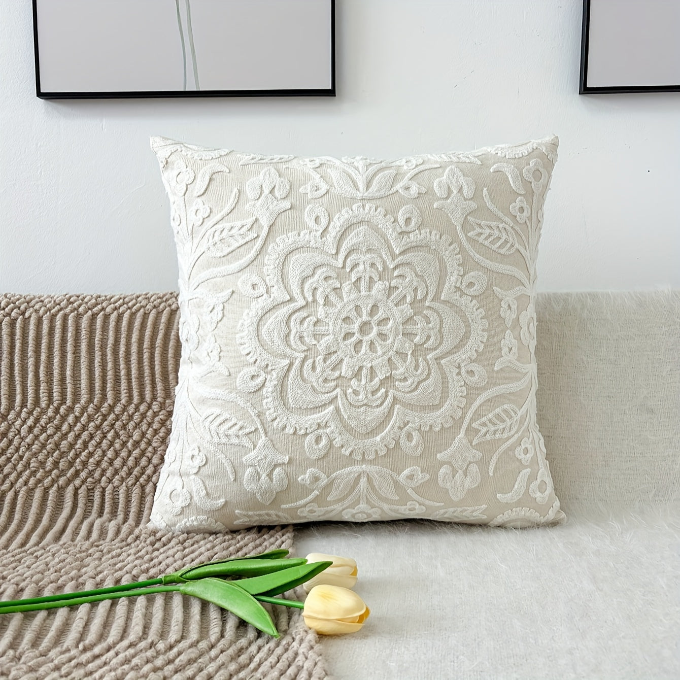 Elegant Floral Mandala Cushion Cover - Contemporary Woven Design with Zipper, Perfect for Any Room, Pillow Not Included