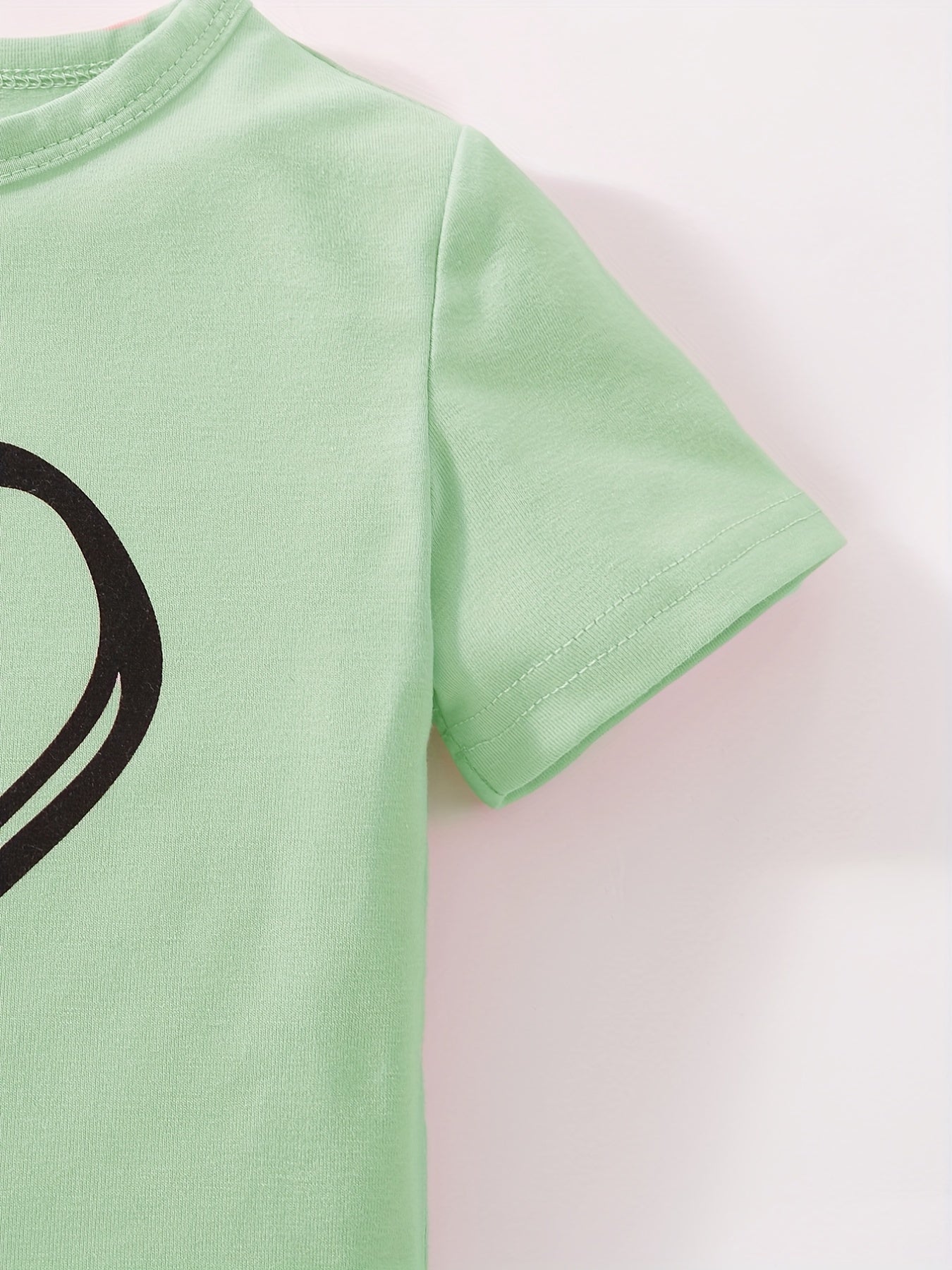 Girls' Fashion Set: Heart Print Round Neck Short Sleeve T-Shirt & Sweatpants 2pcs Casual Cotton Outfit, Perfect for Outdoor