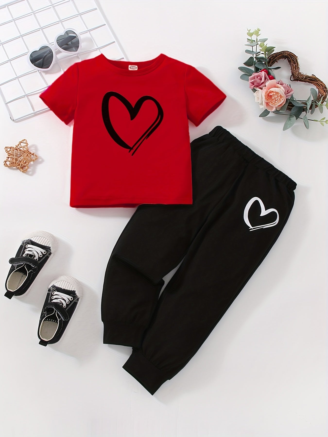 Girls' Fashion Set: Heart Print Round Neck Short Sleeve T-Shirt & Sweatpants 2pcs Casual Cotton Outfit, Perfect for Outdoor