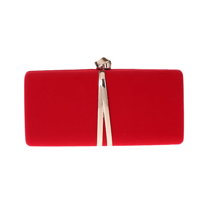 Ou Meimei holding a hard box small square bag dinner bag
