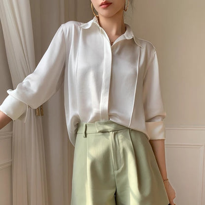 Elegant Women's White Shirt Made Of Triacetate Satin