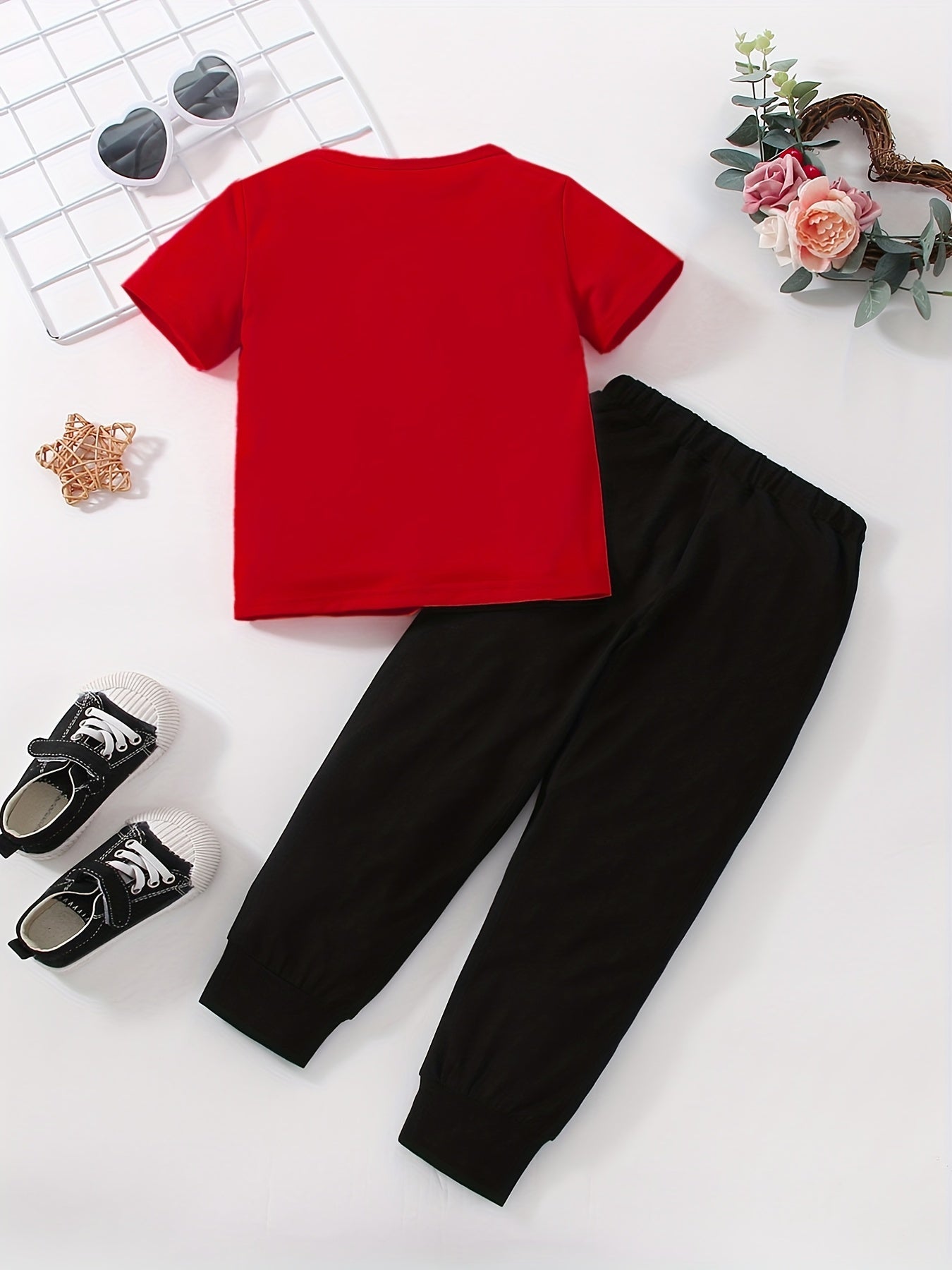 Girls' Fashion Set: Heart Print Round Neck Short Sleeve T-Shirt & Sweatpants 2pcs Casual Cotton Outfit, Perfect for Outdoor