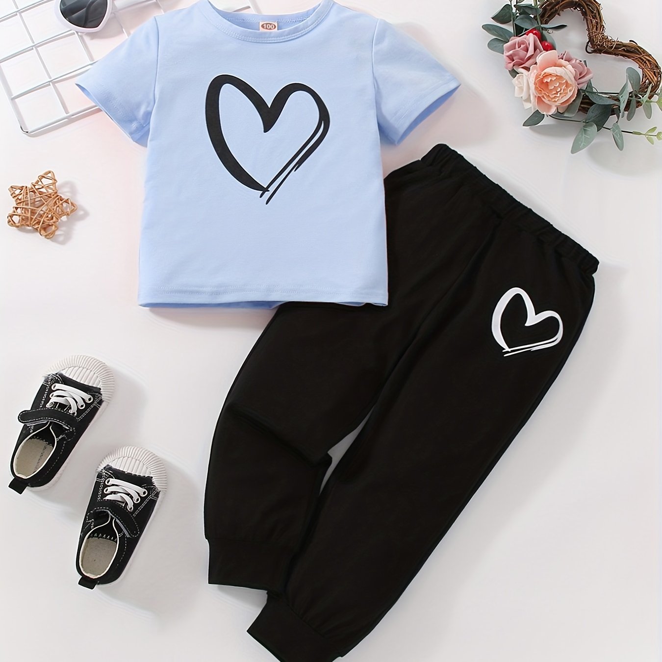 Girls' Fashion Set: Heart Print Round Neck Short Sleeve T-Shirt & Sweatpants 2pcs Casual Cotton Outfit, Perfect for Outdoor