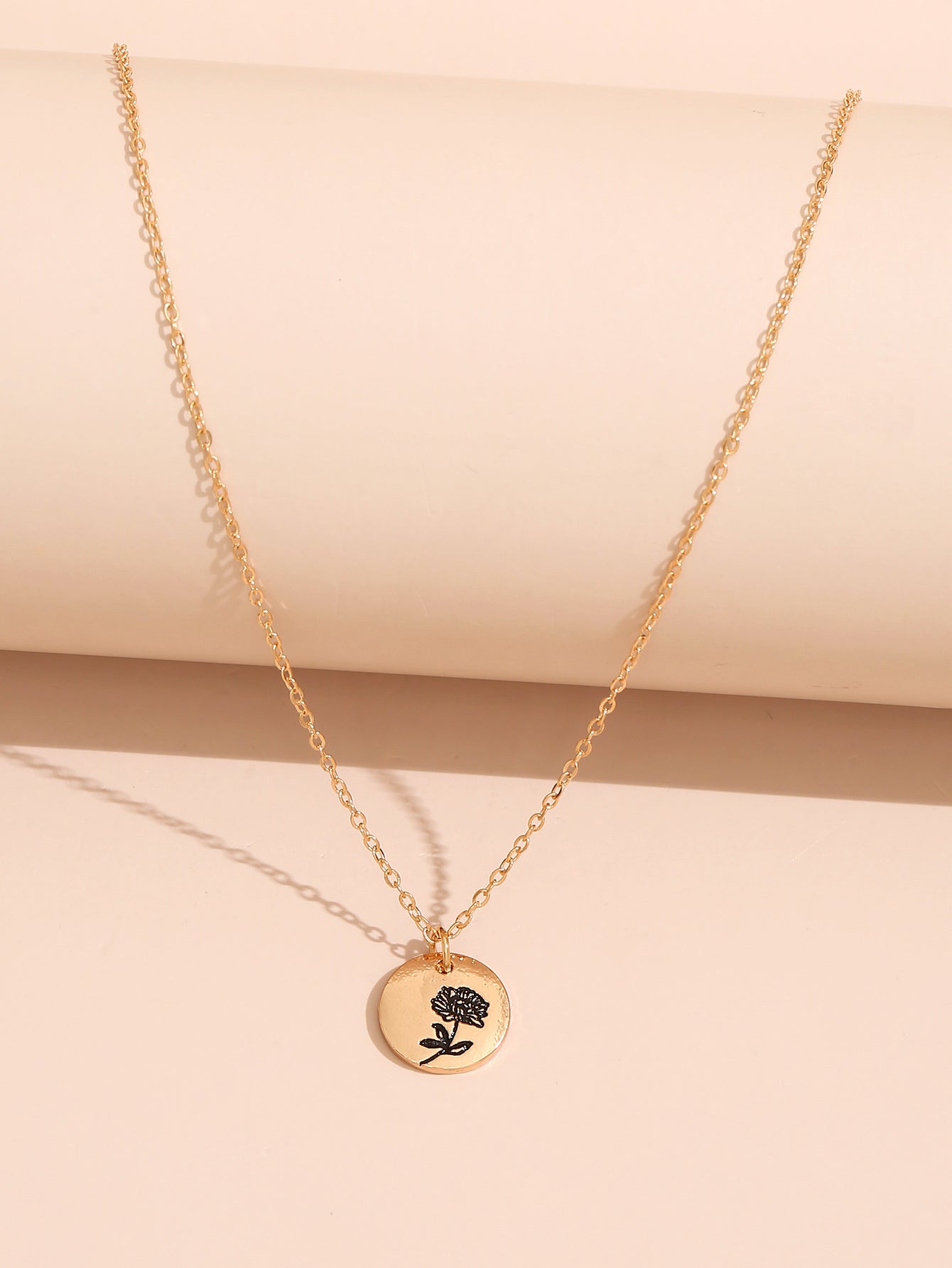 Internet Celebrity Explosion Models Multi-layer Unilateral