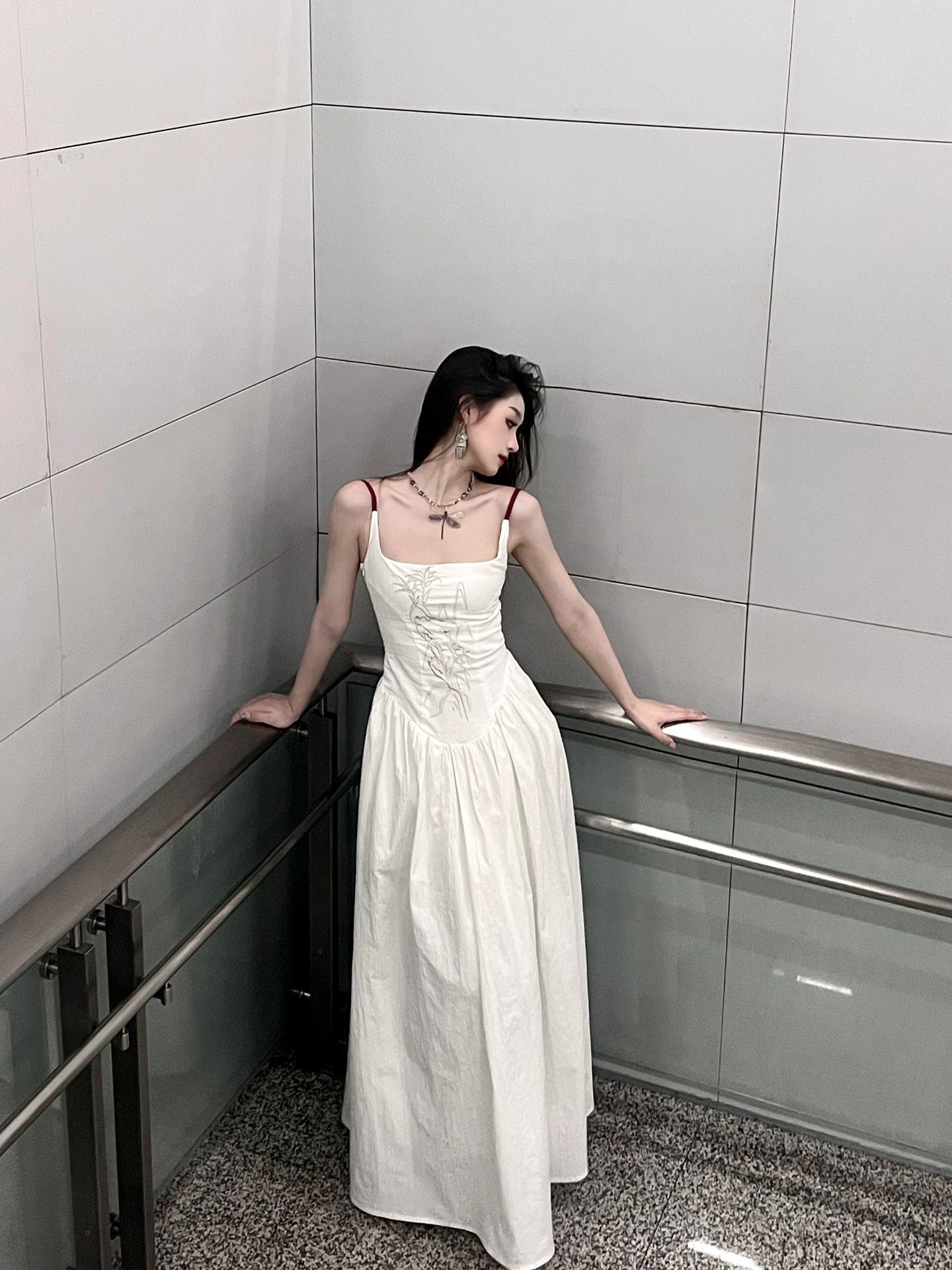 Women's Strap Dress Waist-cinching And Figure-flattering