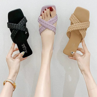 Women's Summer Outdoor slippers New Fashion Korean Style Woven Cross Flat-soled Sandals Wholesale