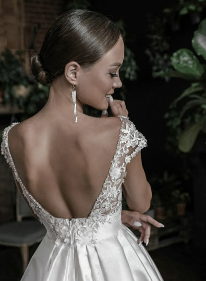 13434#Elegant Open Back A-Line Sleeveless Deep V-Neckline Sweep Train Backless Lace Applique Satin Wedding Dress Bridal Gown