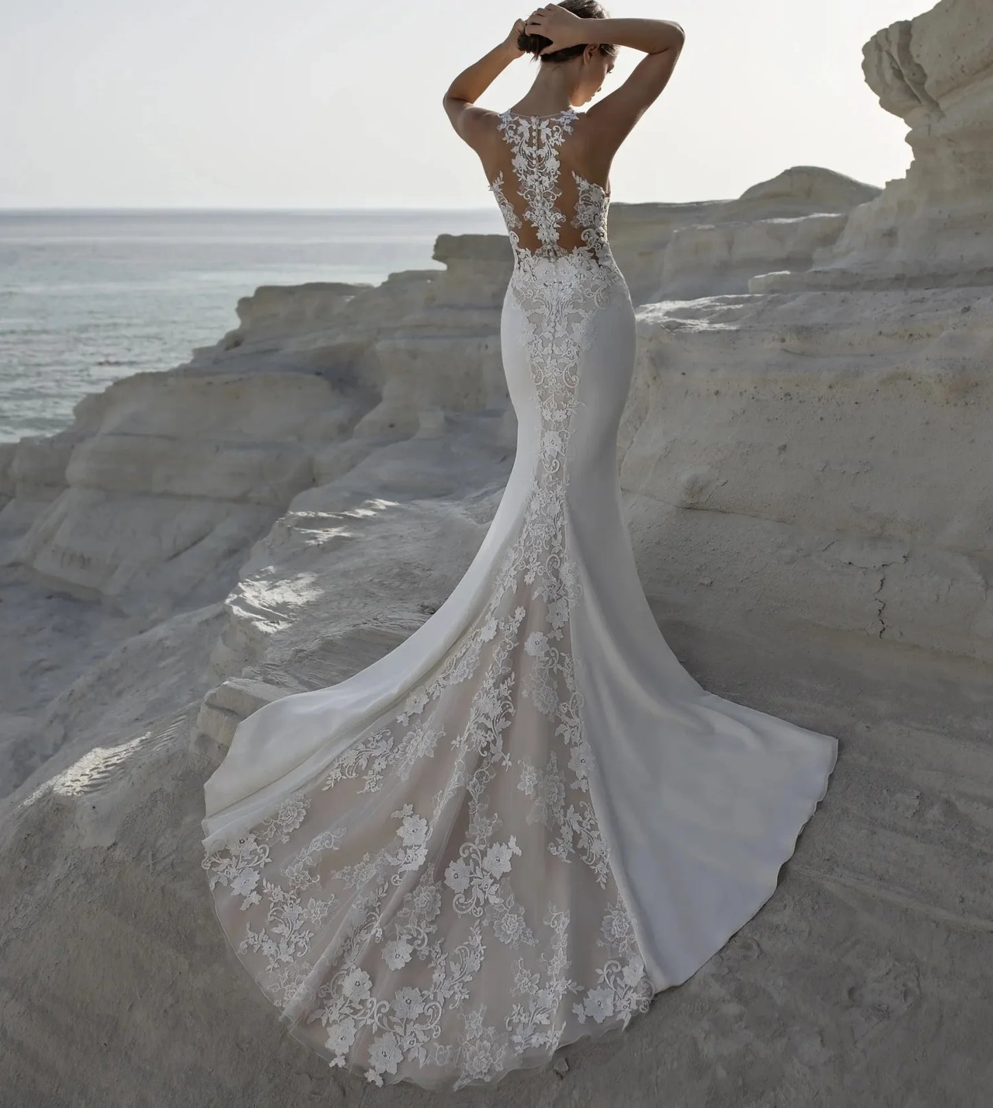 11891# Elegant Beach Bohemian Sleeveless Wedding Dress Mermaid Satin Sexy V Neckline Illusion Lace Wedding Dress Bridal Gown