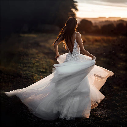 13439# Spaghetti Straps V Neck Sleeveless Vestido De Novia Bohemian Lace Outdoor Sweep Train Wedding Dress Bride Gown