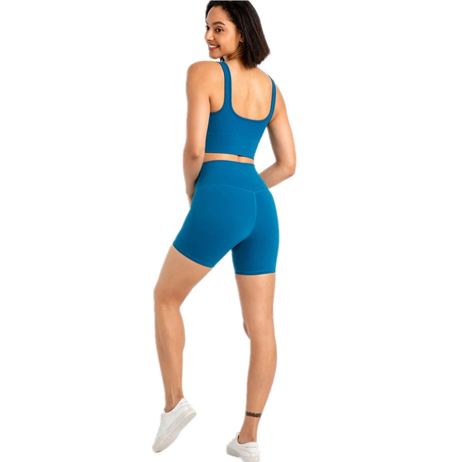 Xsunwing New Gymwear Clothing Fitness Workout Yoga Biker Shorts V Cut Waist Seamless Scrunch Butt Running Shorts Women WLQ2201