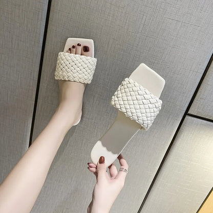 New Summer Adult Shoes a Word Weaving Outdoor Light Lazy Woman Shoes Beach Non-slip Outdoor Breathable Sandals