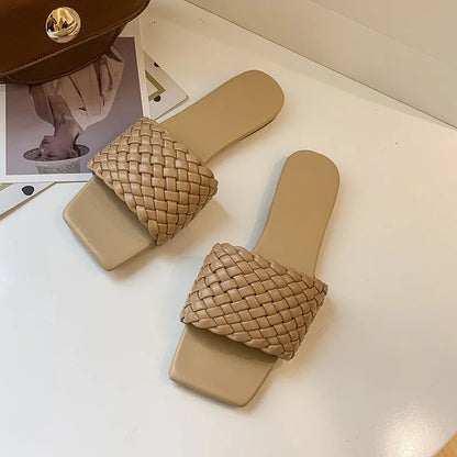 New Summer Adult Shoes a Word Weaving Outdoor Light Lazy Woman Shoes Beach Non-slip Outdoor Breathable Sandals