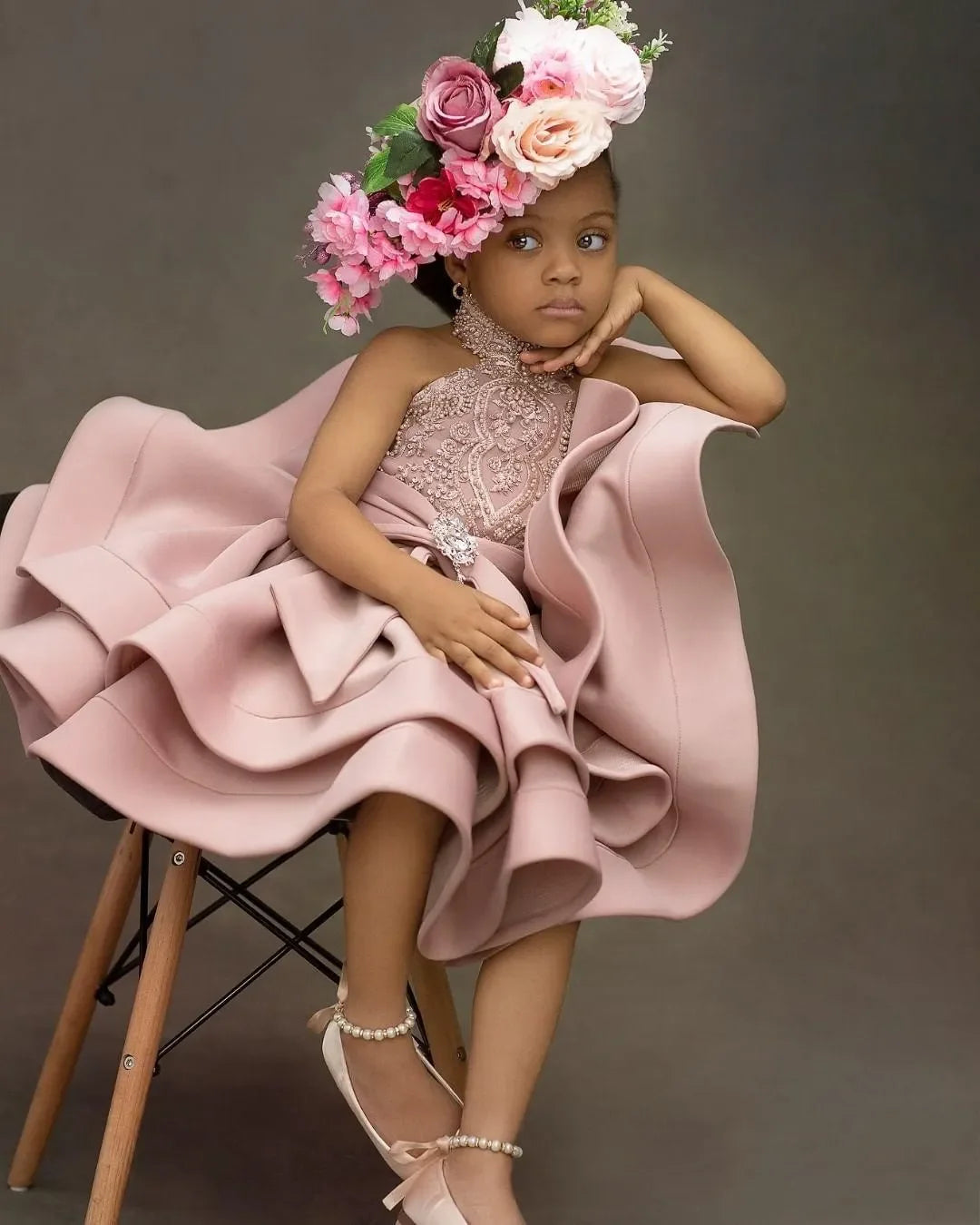 2026 Blush Pink Flower Girls Dresses for Weddings Halter Appliqued Knee Length Tiered Birthday Children Girl Pageant Gowns MF442