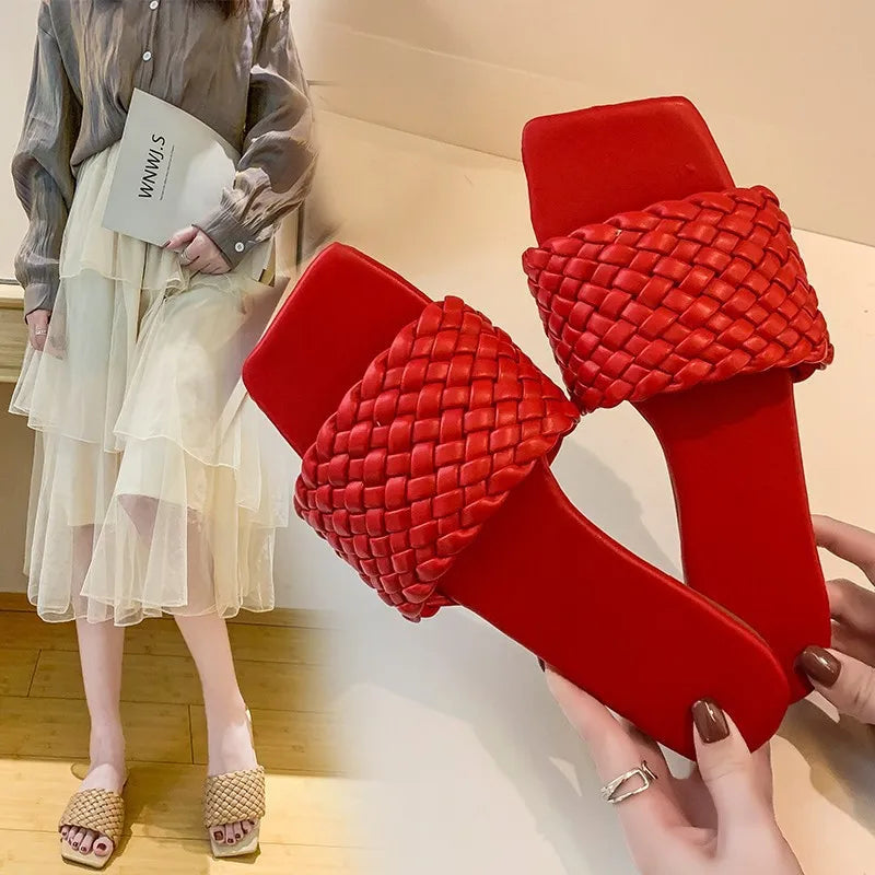 New Summer Adult Shoes a Word Weaving Outdoor Light Lazy Woman Shoes Beach Non-slip Outdoor Breathable Sandals